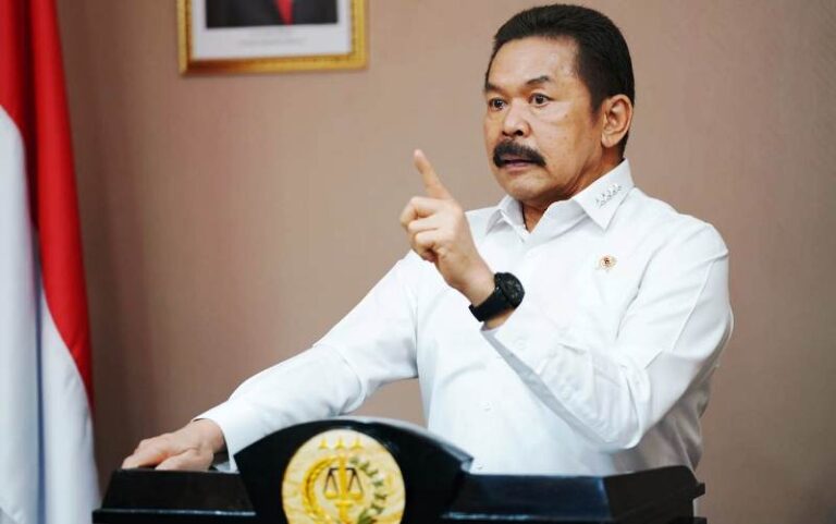 Jaksa-Agung-RI-Bahrudin..