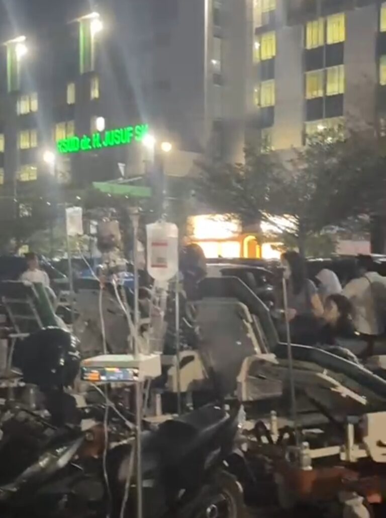 Screenshot_20251105_212107_WhatsAppBusiness