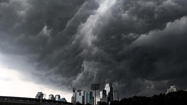 cuaca-ekstrem-ancam-indonesia-sepekan-ke-depan-1763263290902_169