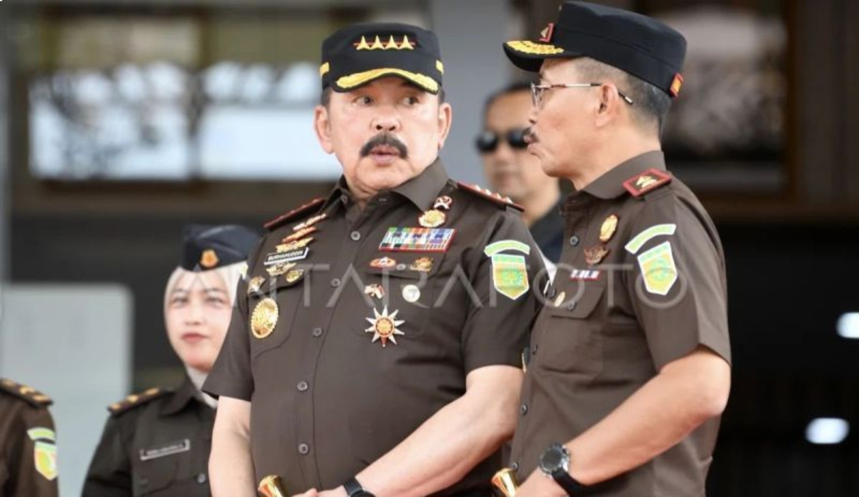 jaksa-agung-st-burhanuddin-kiri-berbincang-dengan-kepala-kej-eihe