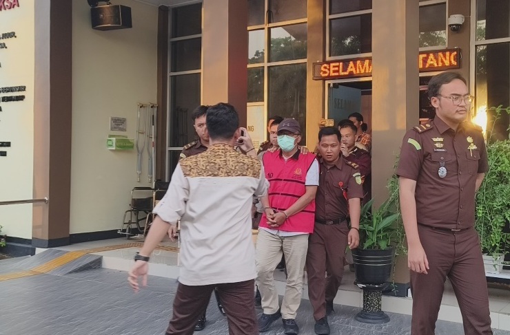 641bdce025d0c60f45a13412ac6f827f