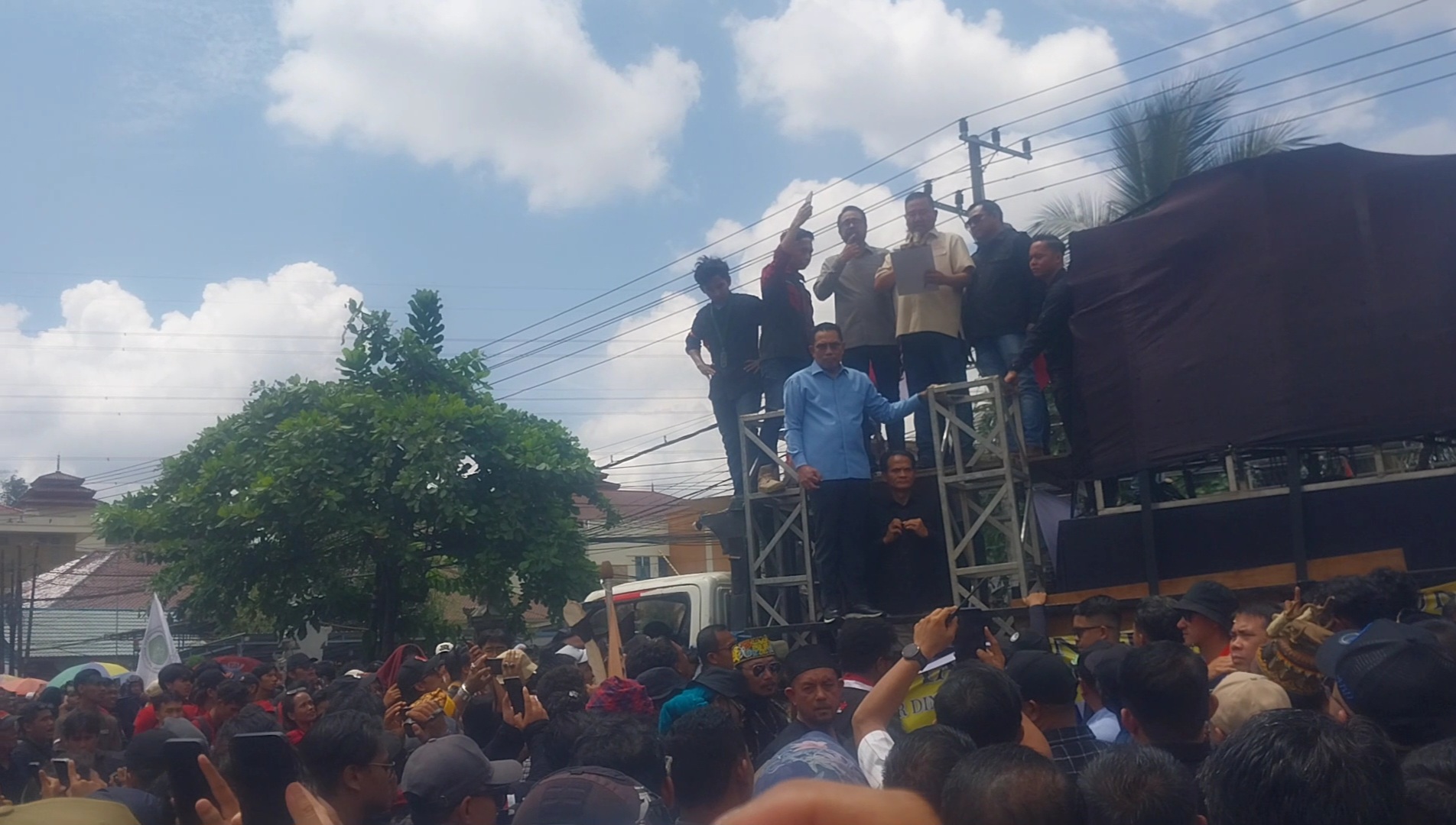 Screenshot_20260421_231130_Gallery